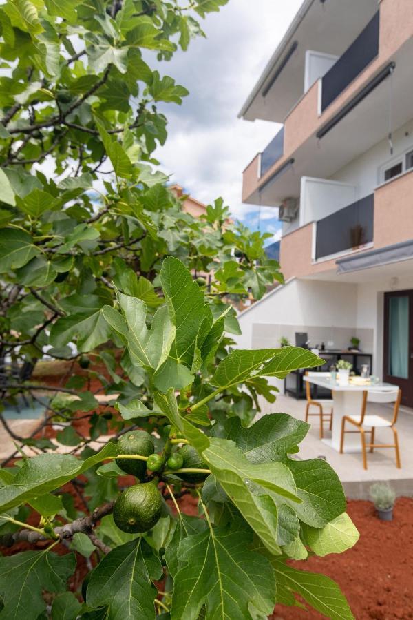 Oleander Malinska Exterior foto