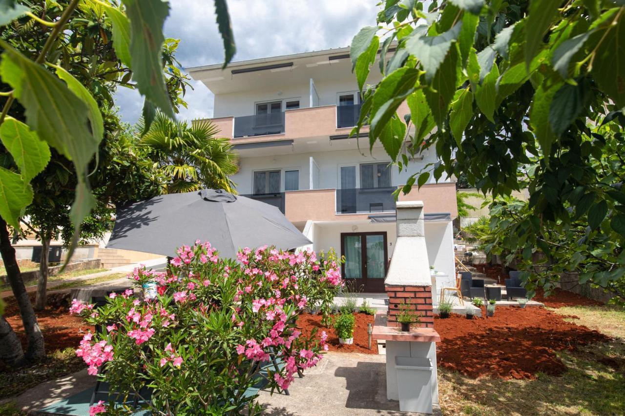 Oleander Malinska Exterior foto